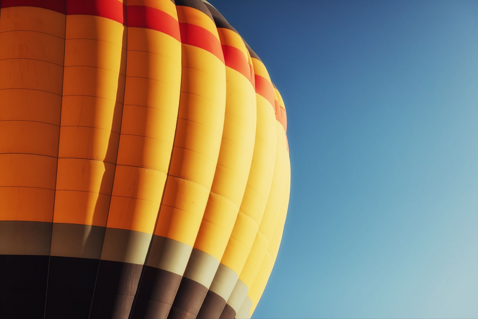 In welk seizoen maak je best een ballonvaart? Dit verandert er per jaargetijde 